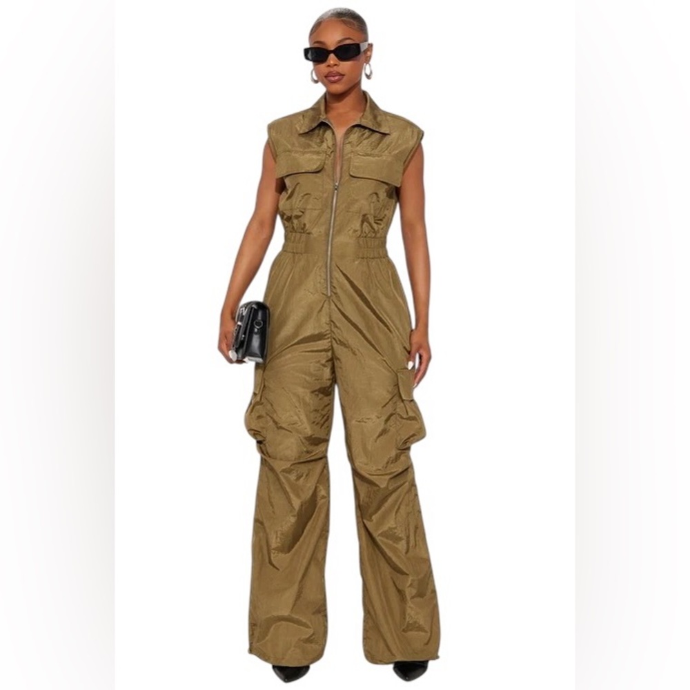 Forever 21 Khaki Cargo Jumpsuit with Pockets Size XL